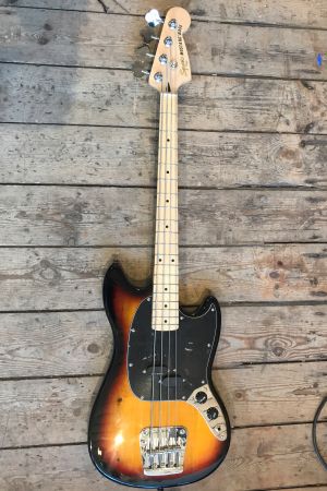 Squier Mustang Bass